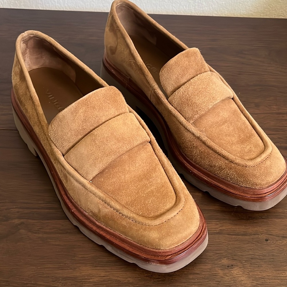Vince Suede Robin Loafers Sz 6.5 Light Fawn Excellent condition